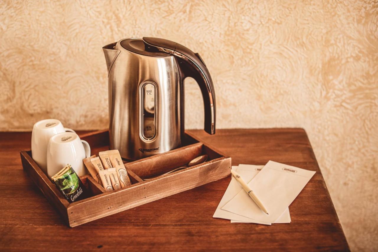 Caucasus Hotel Kasagh Kültér fotó A kettle in a hotel room