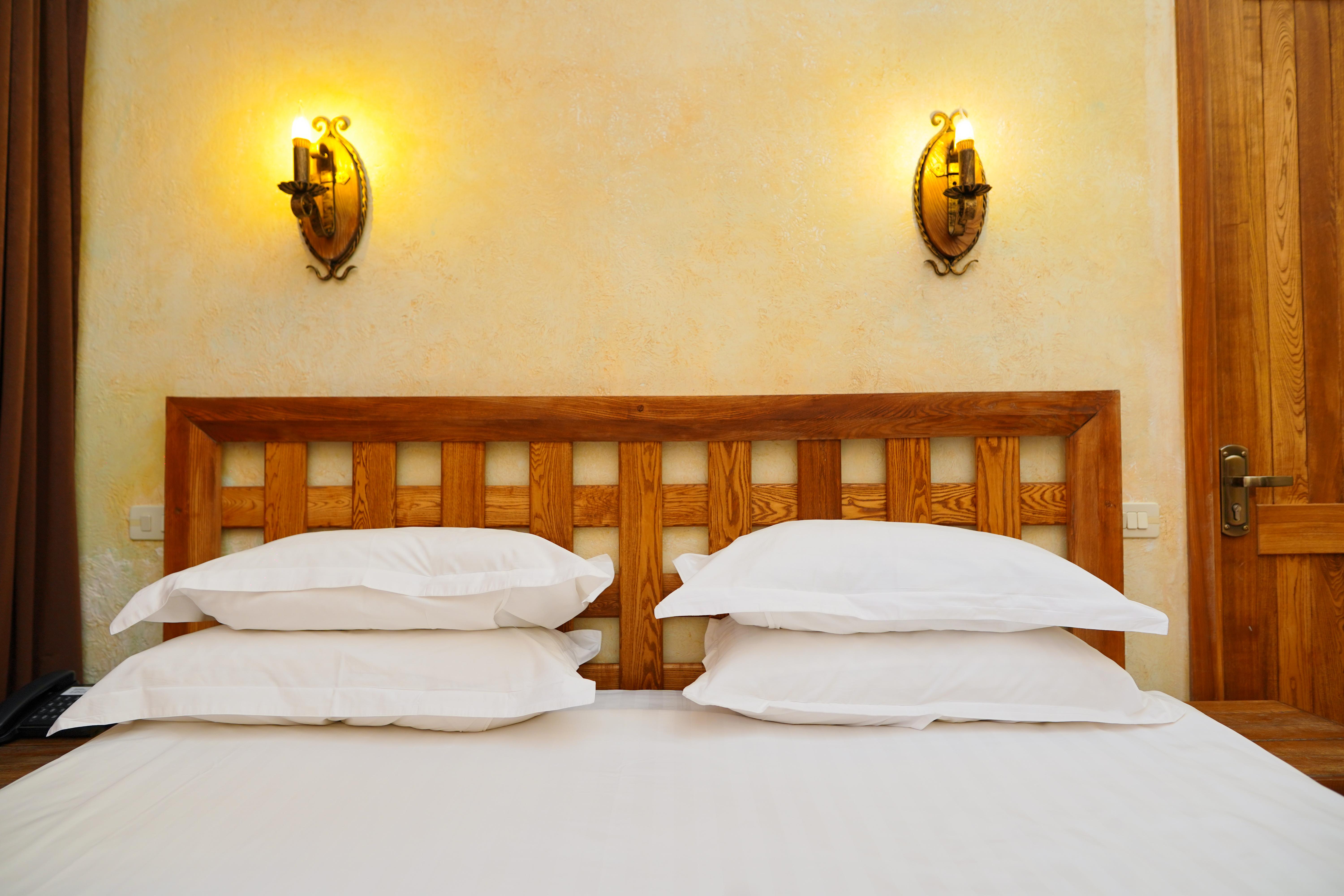 Caucasus Hotel Kasagh Kültér fotó A bed with two pillows