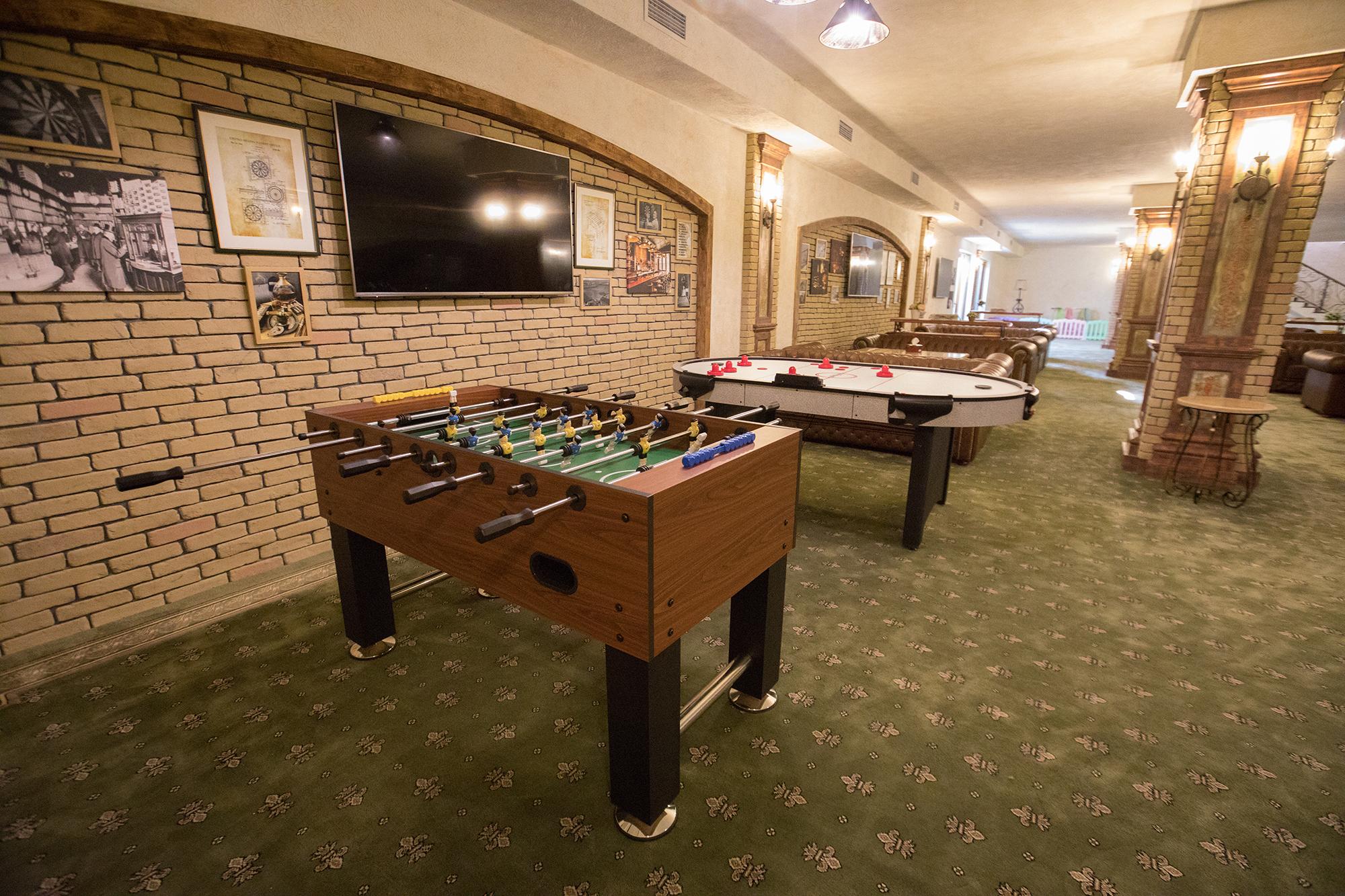 Caucasus Hotel Kasagh Kültér fotó The game table at the 2016 G7 summit